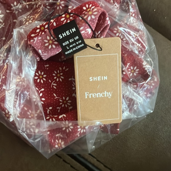 SHEIN Womens Top Boho  V Neck Floral Size L Long Sleeve Ruffle Hem, Shirred, - Picture 13 of 13